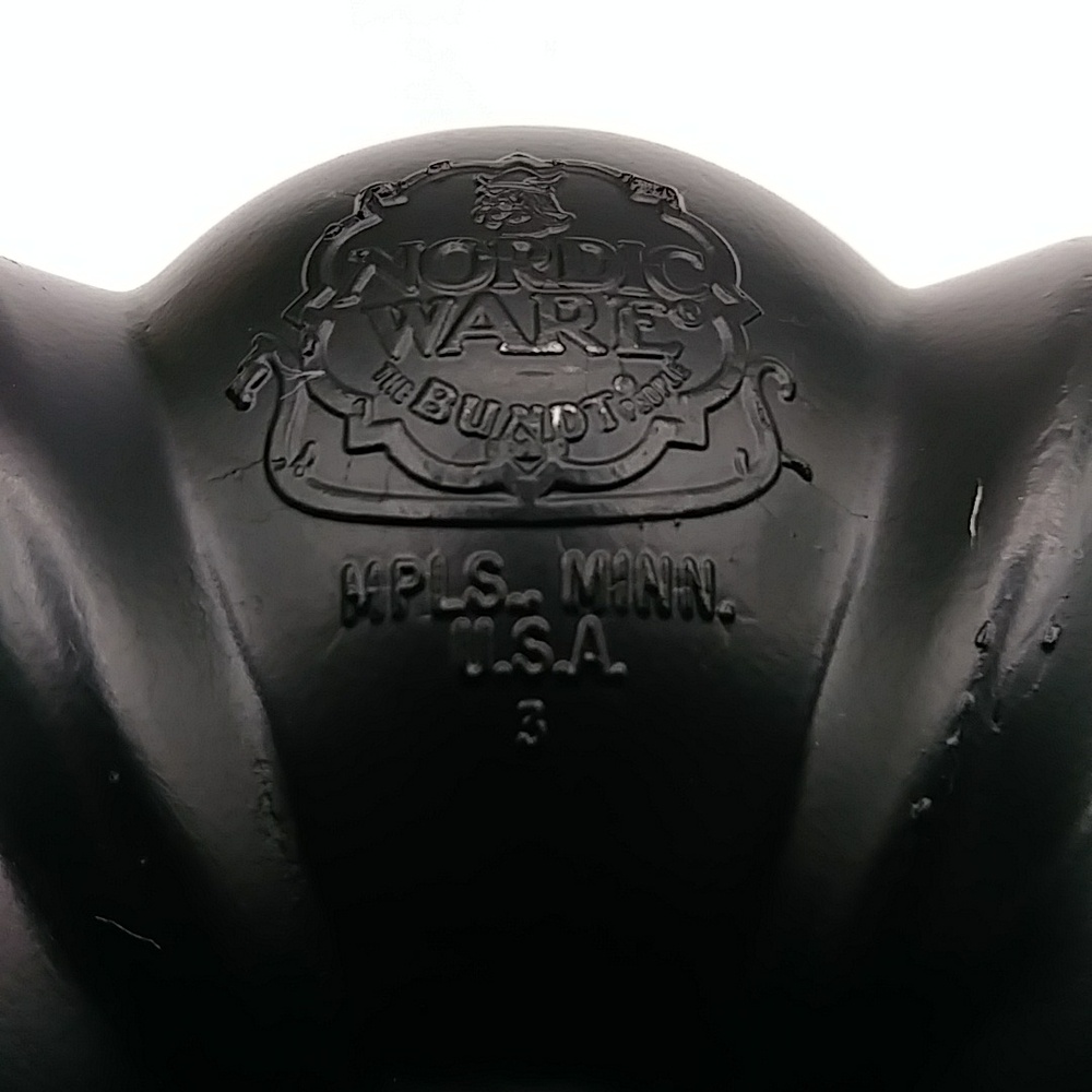 Nordic Ware- The Bundt Pan. 6 cups - Picture 4 of 6
